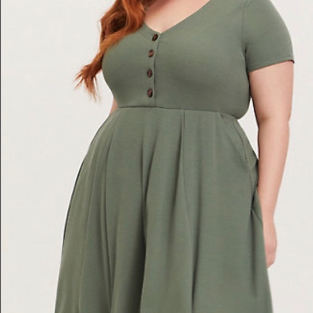 NWT Torrid Olive Green Dress 🥑